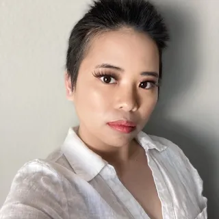 Lena T.
