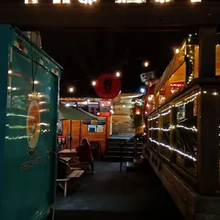 A bit of general cart pod atmosphere from this location