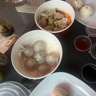 D1.Pork Crispy Bottom Buns (4pcs)