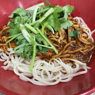 Peanut Noodles w. Chili Oil*