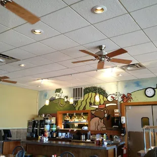 This place is sweet! I really like their food. Everyone was very nice.