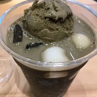 Hojicha Float w/ Mochi