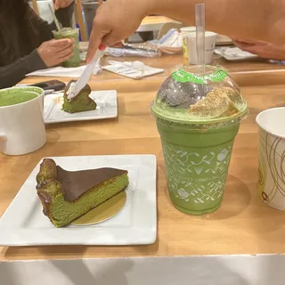 Matcha Burnt Basque Cheesecake