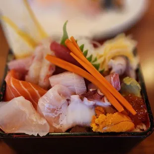 Deluxe Chirashi