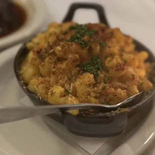 Macaroni and cheese with crawfish