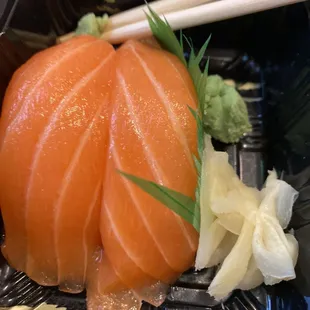 Such fresh tasting sake nigiri, my all time favorite sushi.