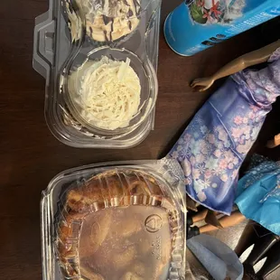 Cupcakes and apple dessert