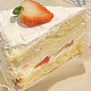 Strawberry Cream Cake. Delicious