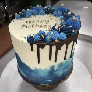 Cake custom half chocolate half vanilla