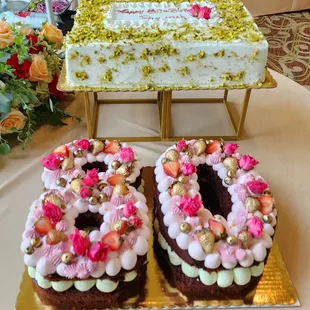 Pistachio cake and chocolate cake