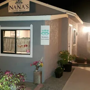 Nana&apos;s