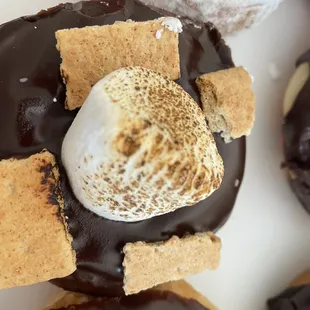 Close up of the s'mores