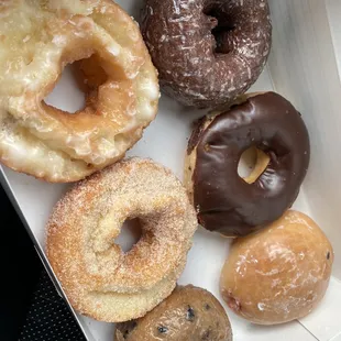 Old fashioned, chocolate cake, blueberry, jelly, chocolate iced