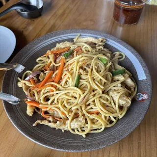 Chicken Lo Mein