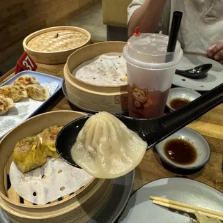 Xiao Long Soup Buns