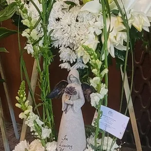 The picture doesn't do the  arrangement justice. It was so beautiful.