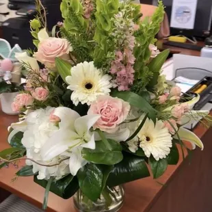 Floral Arrangement: Fresh Spring flowers