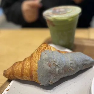 Black Sesame Croissant