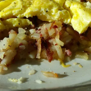 Here is a close-up of the delicious homemade corned beef and hash omelette!