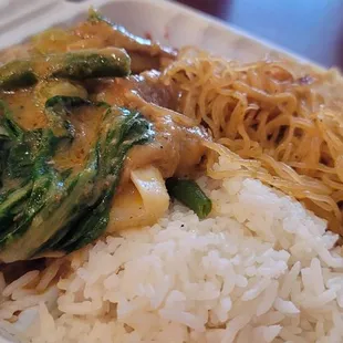 The combo meal:  Kare-Kare with &quot;half-and-half&quot; (half steamed rice and half pancit).
