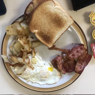a plate of breakfast food