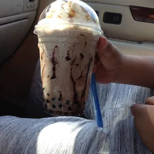 A white mocha with caramel and extra boba! Super good!!