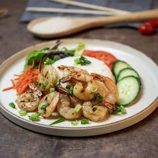 Grilled shrimp broken rice plate