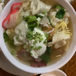 Nancy's Deluxe Saimin