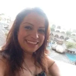 Yanira E.