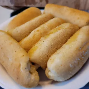 Iykyk..Hot Spanish Rolls fr @Nanding's have been around for 30+ yrs now! 1st tried them 20+ yrs ago, Super Ono!!