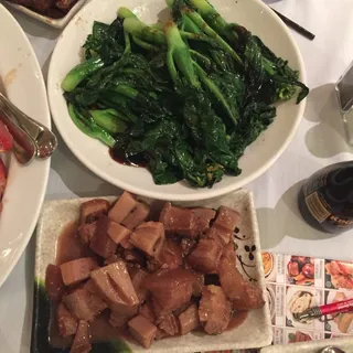 Ds20. Braised Pork Belly with Lotus Root