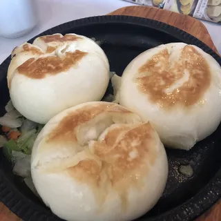 Ds29. Pan-Fried Vegetable, Pork and Shrimp Bun