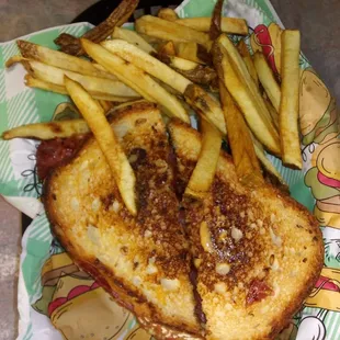 Patty melt w/ homemade fries