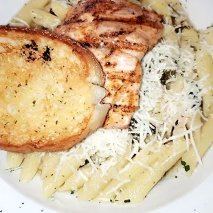 Scampi Salmon Pasta w/garlic bread