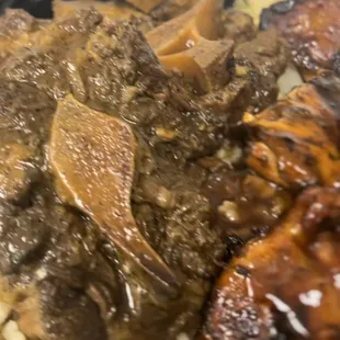 Oxtail and Jerk chicken Combo fromNaomi&apos;s Island cafe