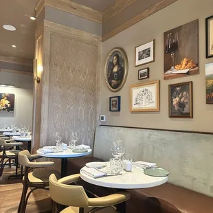 sushi and sashimi, interior