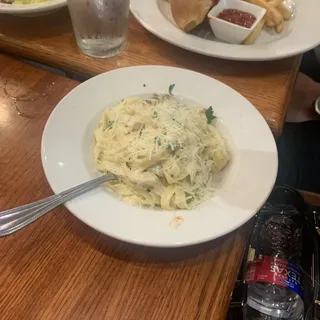 Fettuccine Alfredo