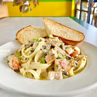 Chicken Veggie Alfredo Special