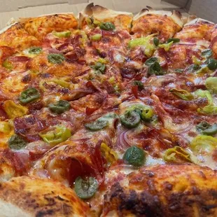 Large 16" pepperoni, green olives , peppercinis, red onions