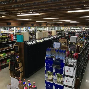 View of the store toward the refrigeration