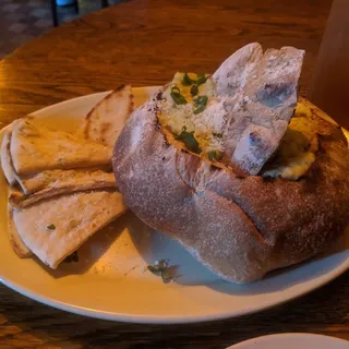 Warm Spinach & Artichoke Dip