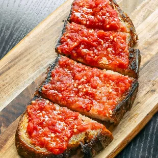 Pan con Tomate (Garlic, grated tomato, EVOO)