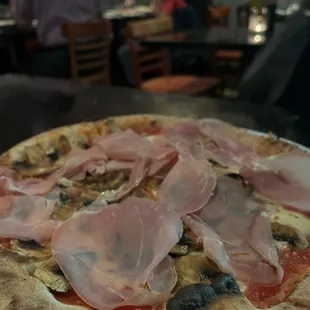 Prosciutto E Funghi