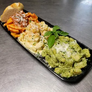 a plate of pasta and vegetables