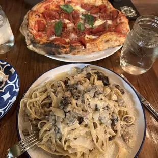 Fettuccine alla Salsiccia e Funghi