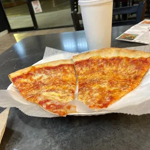 2 slices of cheese pizza
