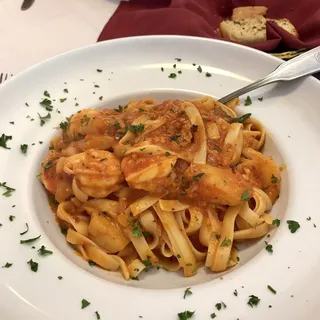 Fettuccine with Shrimp & Scallops