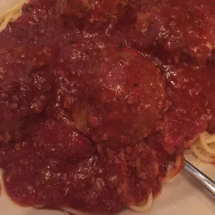 Spaghetti with meat sauce and meatballs