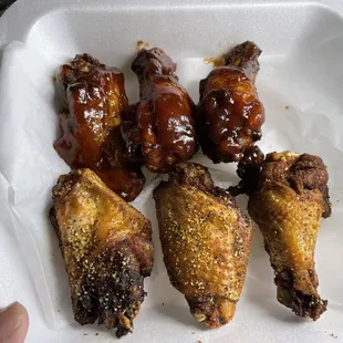 Half bbq, half lemon pepper Napoli Original Chicken Wings