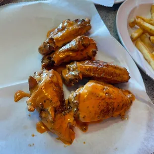 poultry, fried chicken wings, chicken wings and fried chicken, chicken wings, fried chicken, chicken, food, bbq chicken, bbq wings